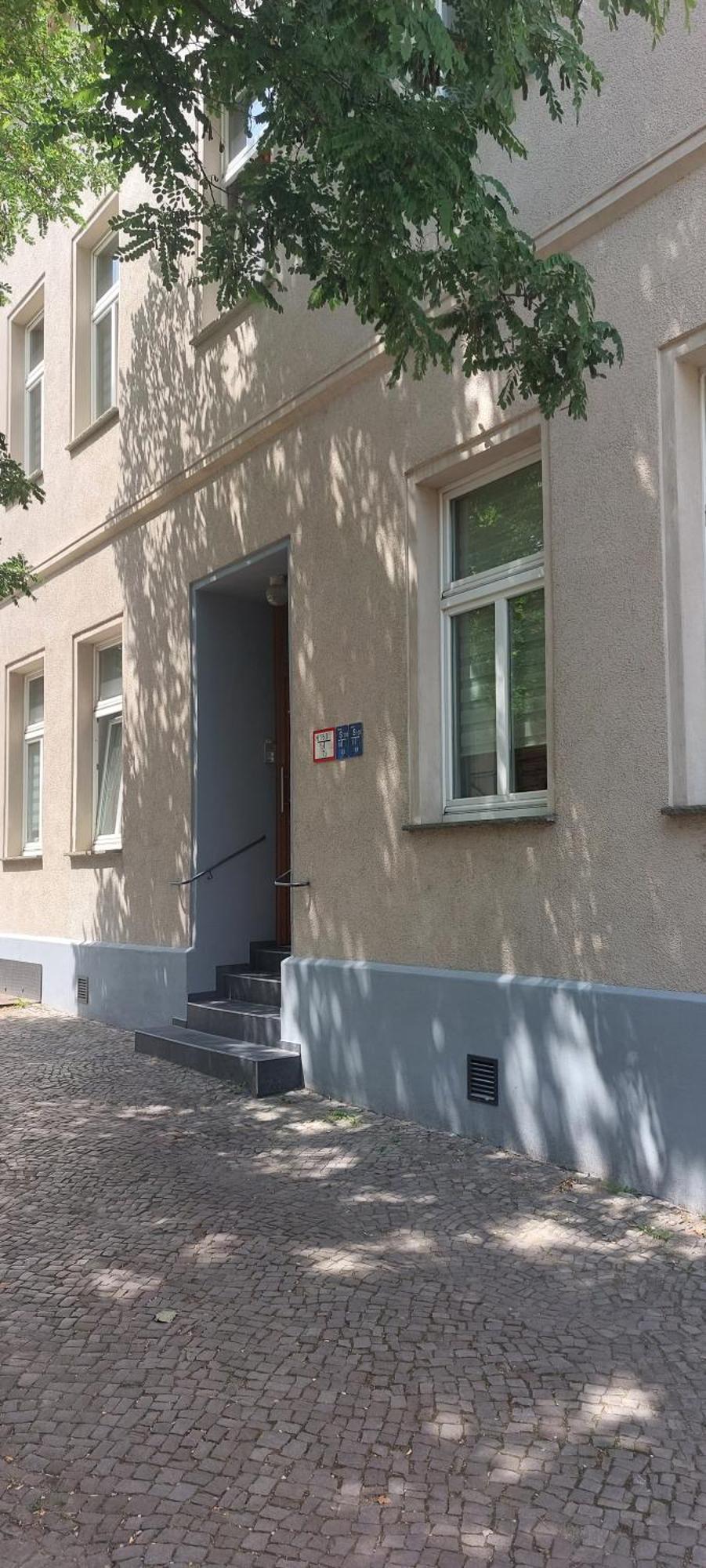 Ferienwohnung Am Bahnhof Бернбург Экстерьер фото