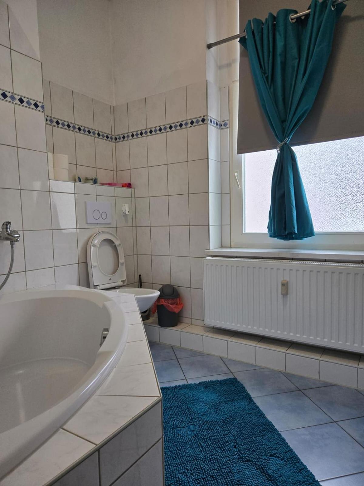 Ferienwohnung Am Bahnhof Бернбург Экстерьер фото