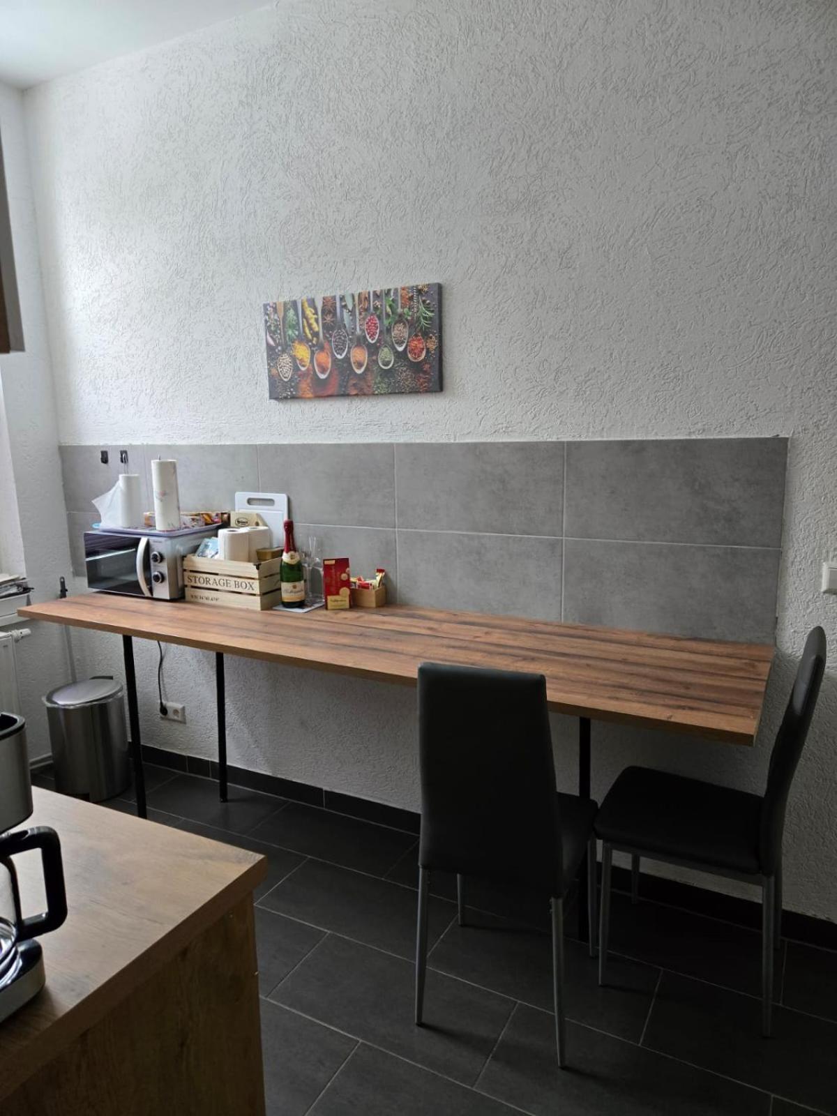 Ferienwohnung Am Bahnhof Бернбург Экстерьер фото